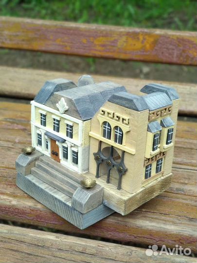 Карандашница из дерева