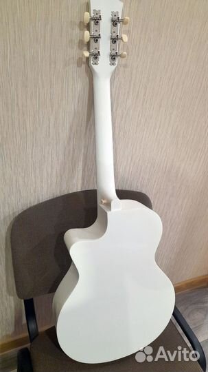 Новая акустическая гитара