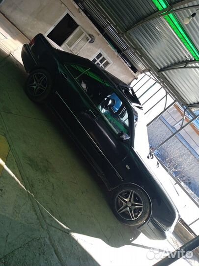 Mercedes-Benz E-класс 3.2 AT, 1996, битый, 350 892 км