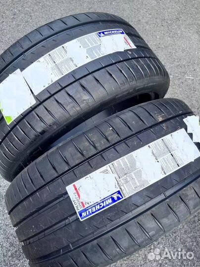 Michelin Pilot Sport 4 S 285/35 R21 и 255/40 R21