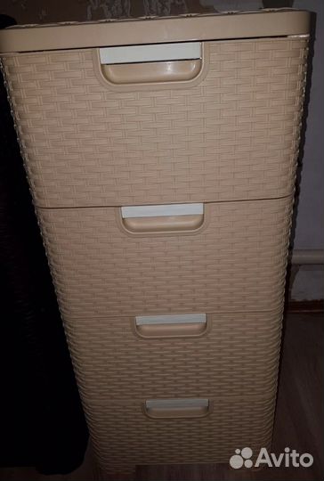 Полка пластиковая (черная)