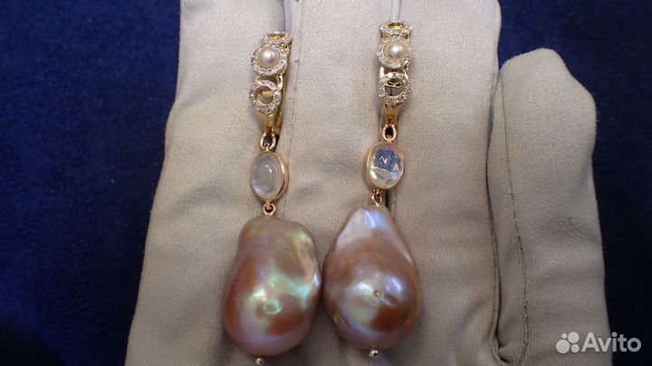 Золотые серьги с жемчугом и бриллиантами