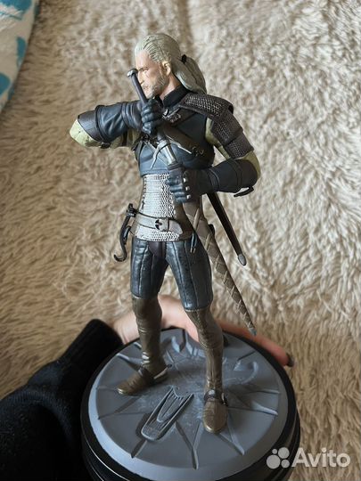 Фигурка ведьмак Геральт