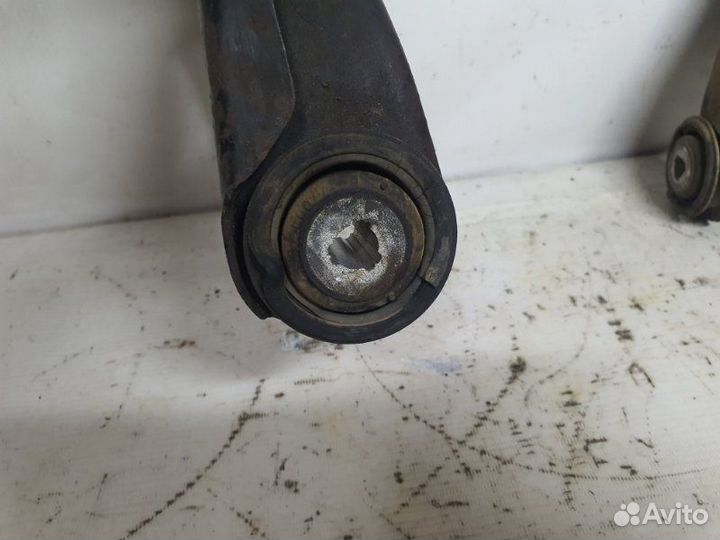 Рычаг подвески левый Рено Симбол 2004