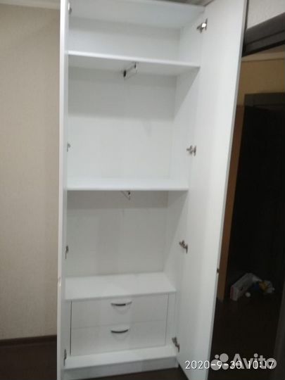 Кровать, матрас и шкаф в детскую