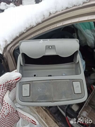 Плафон освещения салона передний KIA Cerato 1