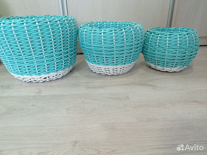 Кашпо уличное из ротанга