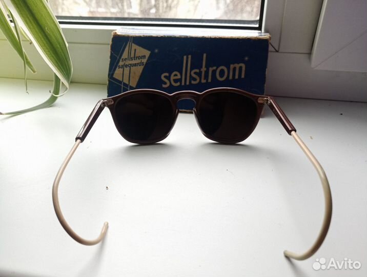 Очки SellStrom USA 1960-е года