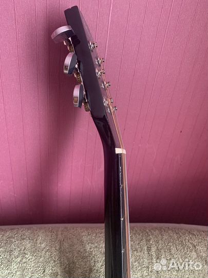 Акустическая гитара