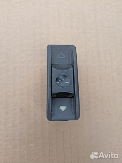 Кнопка люка бмв е30 е32 е34 е39
