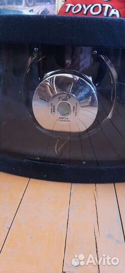 Автомобильный сабвуфер и усилитель