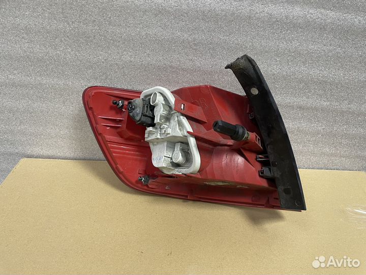 Фонарь правый в крыло Ауди А6 С6 Авант