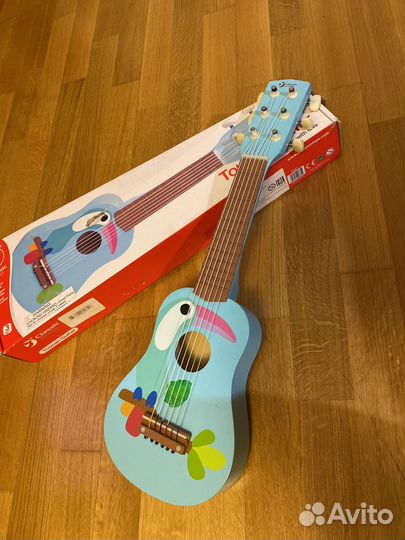 Гитара деревянная