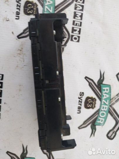 Блок управления климат-контролем Volkswagen Passat