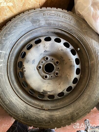 Диски штампы r16 на зимней резине nokian