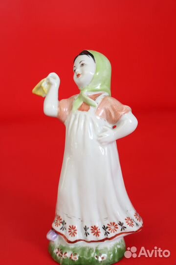 Фарфоровая статуэтка девочка, юная плясунья лфз сс