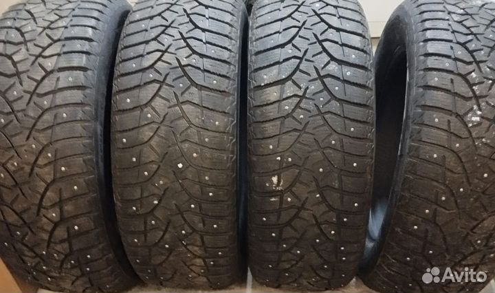 Bridgestone Blizzak Spike-02 SUV 275/55 R20 117T