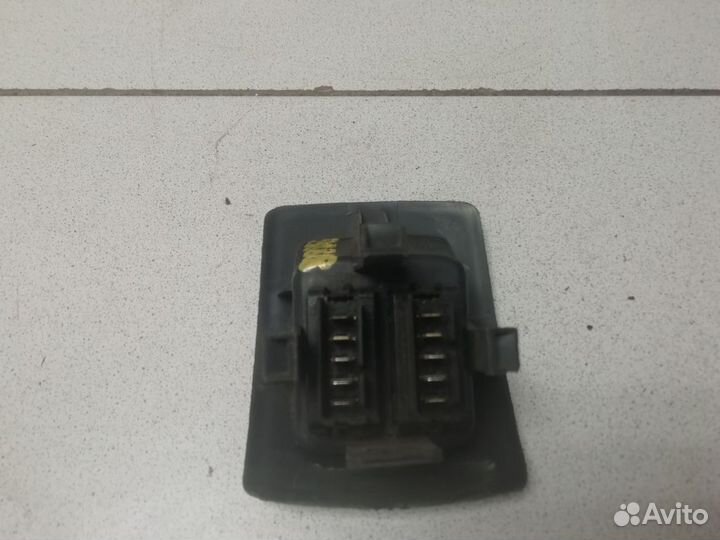 Блок управления стеклоподъемниками 8200467793