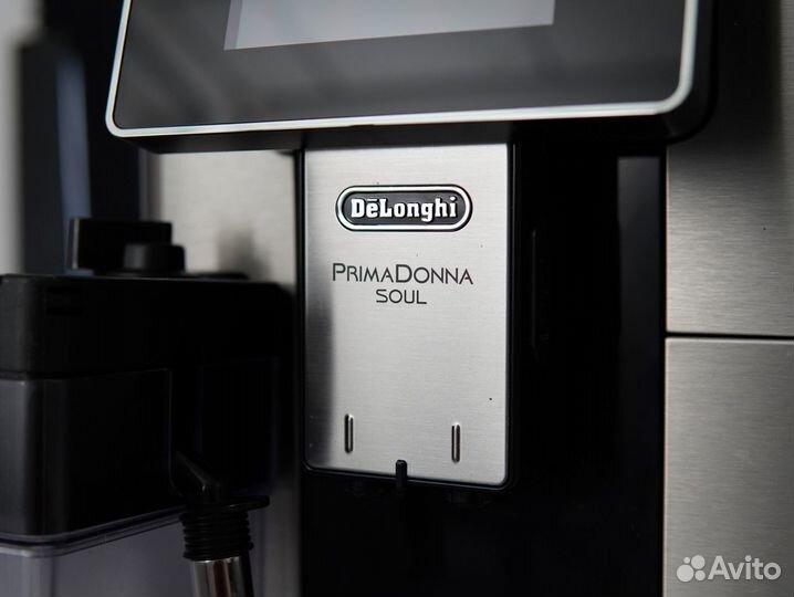 Кофемашина DeLonghi ecam 610.74