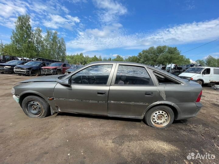 В разборе Opel Vectra B