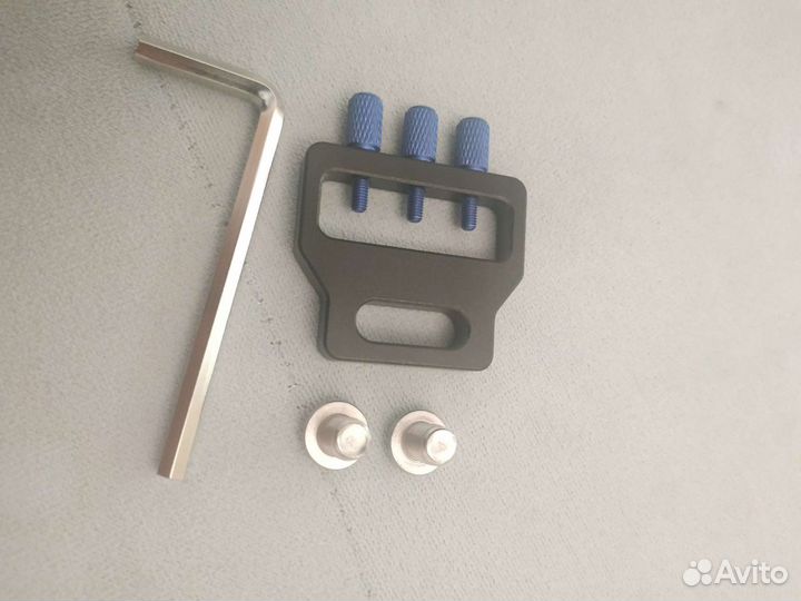 Зажим для кабеля на камеры bmpcc 4K и 6К