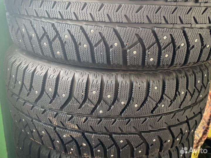 Bridgestone Ice Cruiser 7000S 235/55 R17