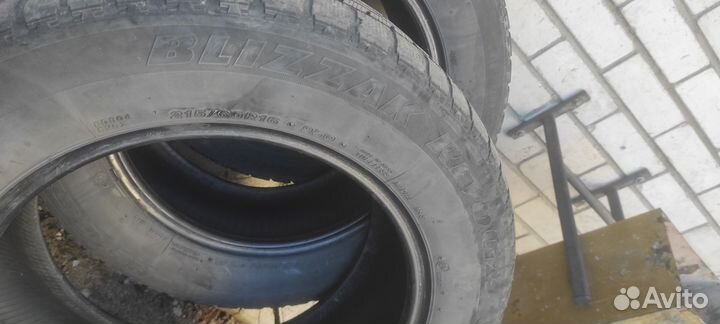 Bridgestone Blizzak RFT 215/60 R16