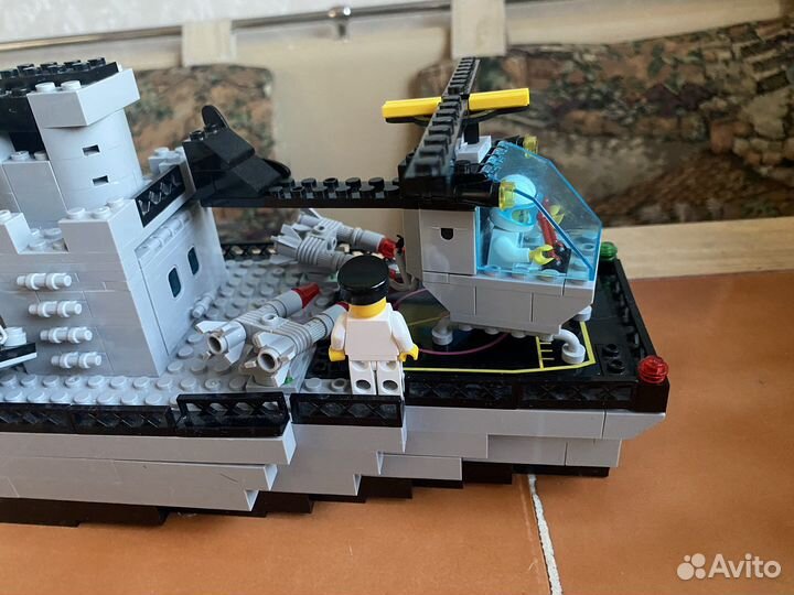 Военный корабль лего