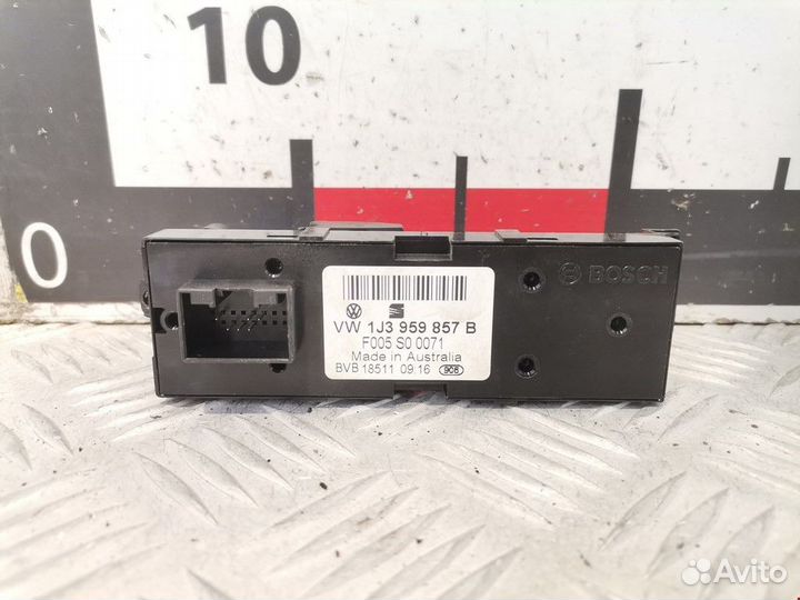 Блок управления стеклоподъемниками seat Leon 2001