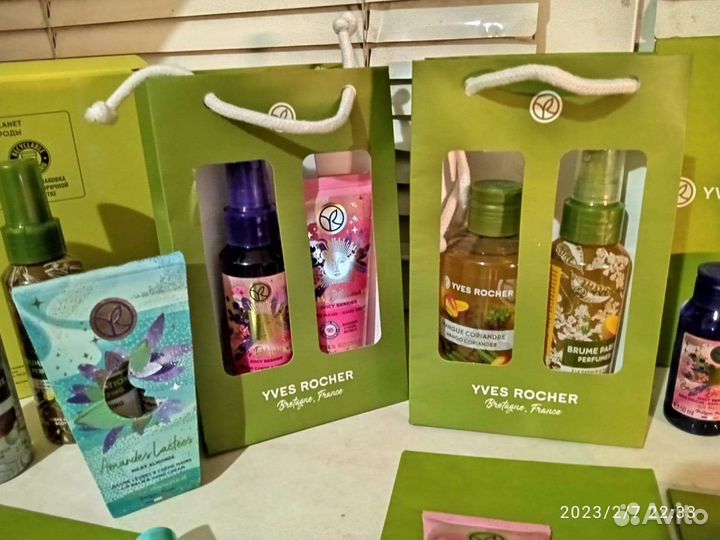 Спреи парф и Наборы разн от Ив Роше в упаковках