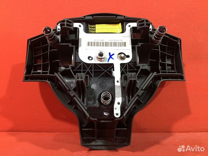 Подушка безопасности в руль Toyota Corolla E12