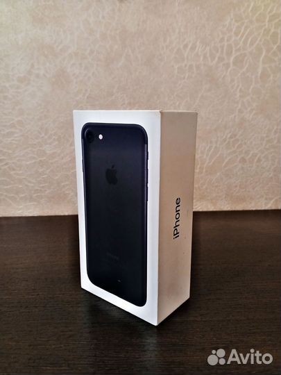 Коробка от iPhone 7