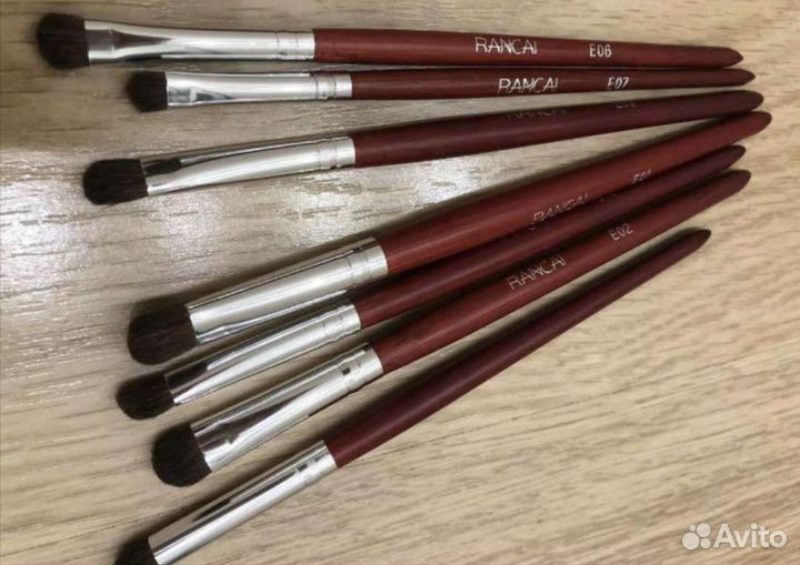 Кисти для макияжа натуральные