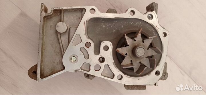 Водяная помпа на двигатель k4m