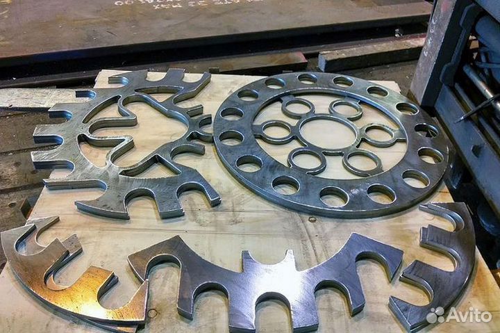 Лазерная резка и гибка металла листа труб