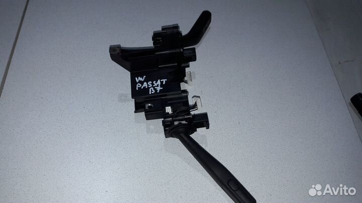 Переключатель подрулевой VW Passat B6 B7