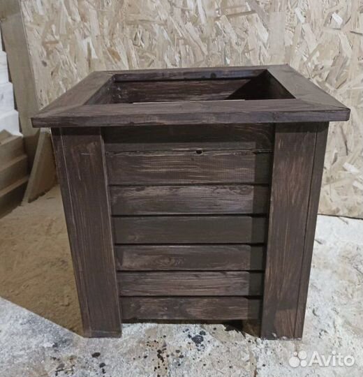 Кашпо из дерева