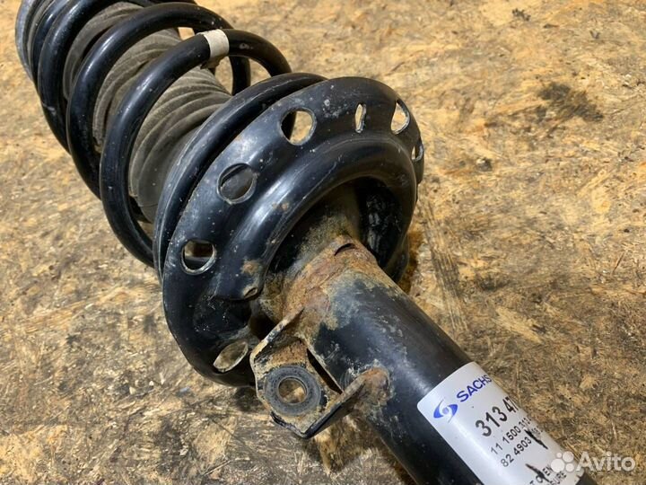 Стойка амортизатора передняя правая Opel Zafira