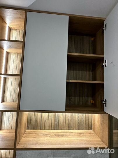 Шкаф распашной двухдверный