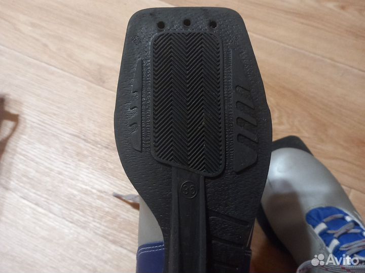 Лыжные ботинки