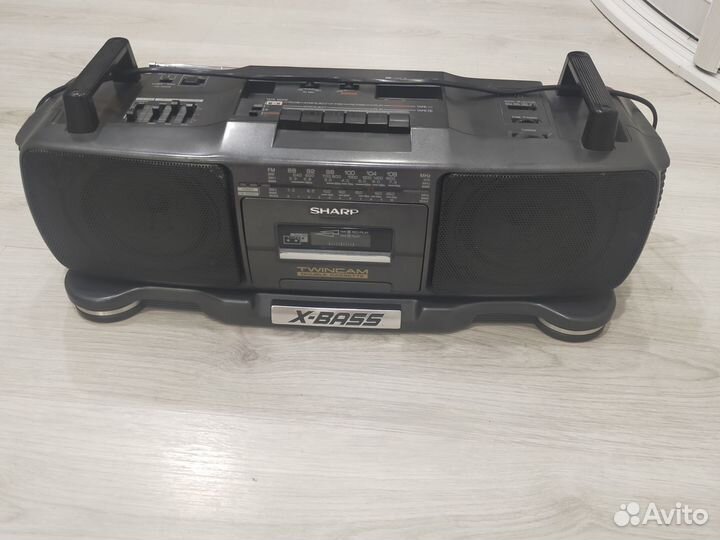 Кассетный магнитофон sharp
