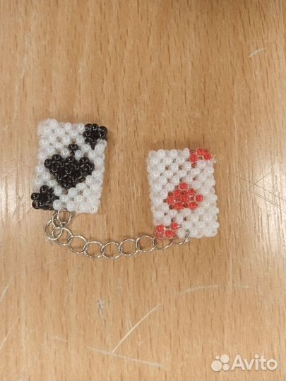 Карты из бисера с цепочкой