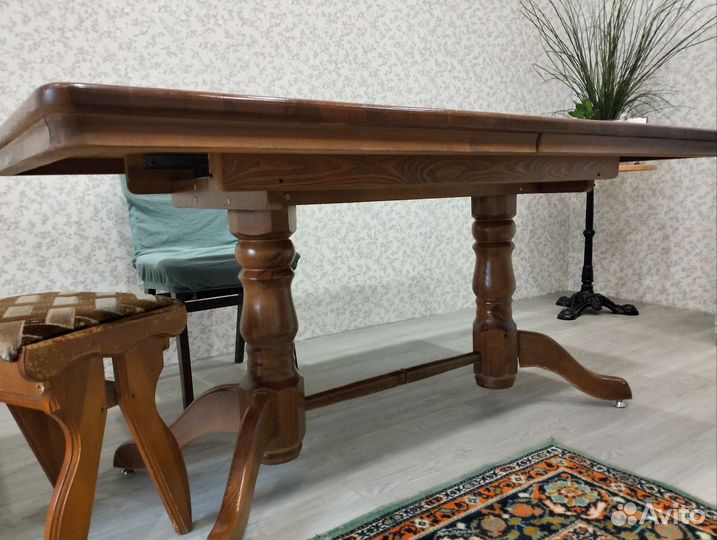 Кухонный стол