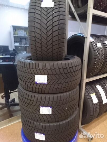 Michelin X-Ice Snow SUV 275/45 R21 и 315/40 R21 110T