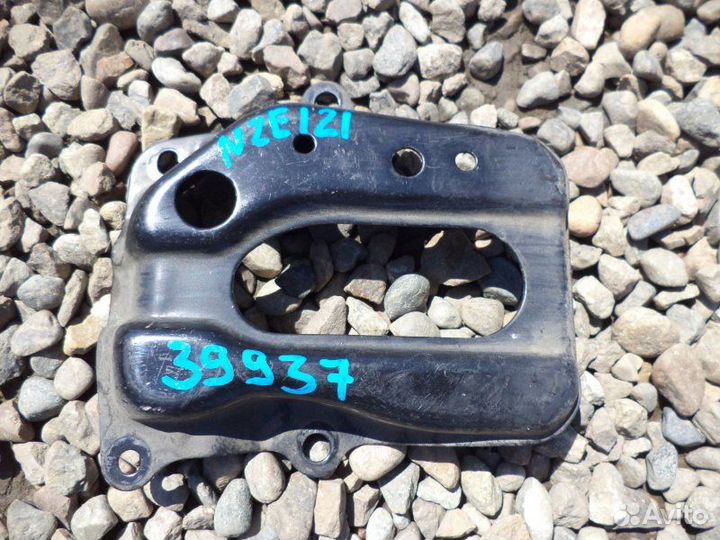 Подставка под аккумулятор Toyota Allex NZE121