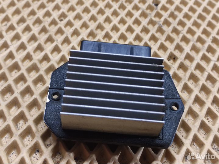 Реостат печки Mitsubishi Pajero 4 2007г 6G72