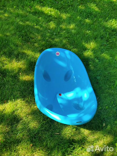 Ванночка для купания и мягкие игрушки