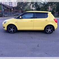 Skoda Fabia 1.6 AT, 2013, 143 000 км, с пробегом, цена 825 000 руб.