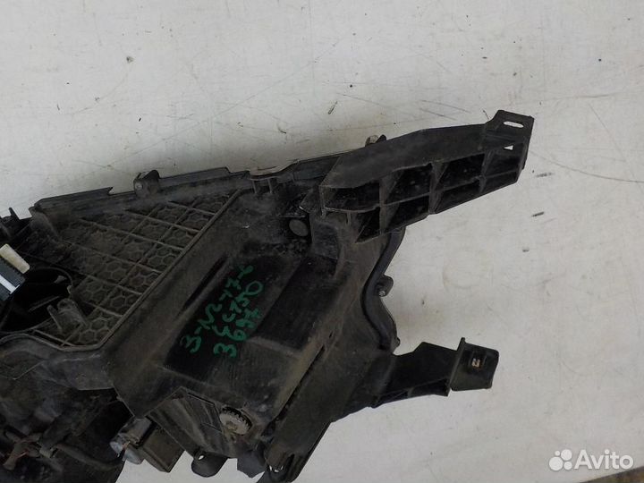 Фара правая Toyota Land Cruiser Prado