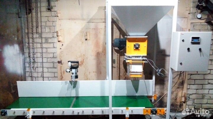 Упаковщик дозатор весовой фасовщик в мешки пакеты